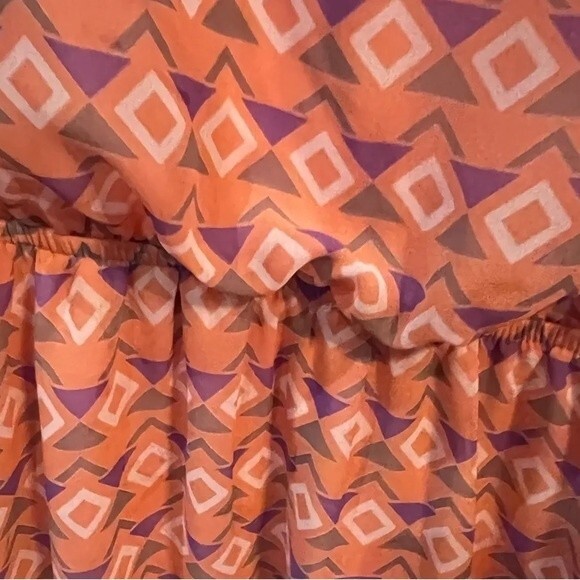 Francesca’s buttons peach geometric print chiffon dress size medium - Picture 4 of 7